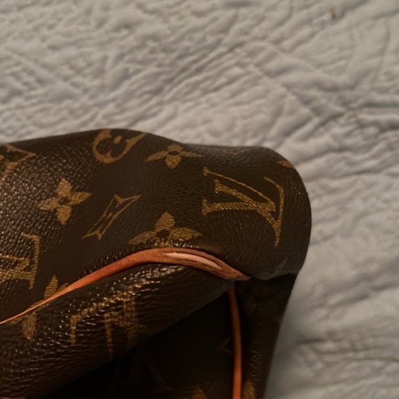 Louis Vuitton Bag - Picture 10 of 11